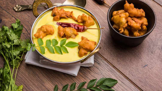 How To Make Gujarati Style Kadhi Pakora